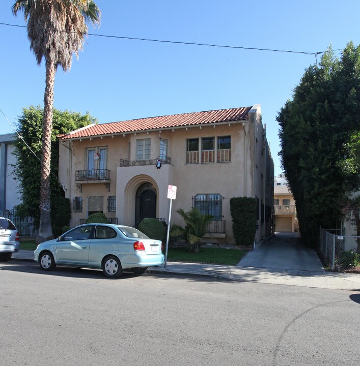 1732 N Mariposa Ave in Los Angeles, CA - Building Photo