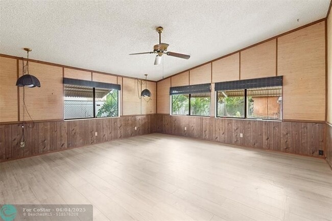 property at 939 Lytle St