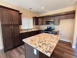 2858 Evergreen Ct in Livingston, CA - Foto de edificio - Building Photo
