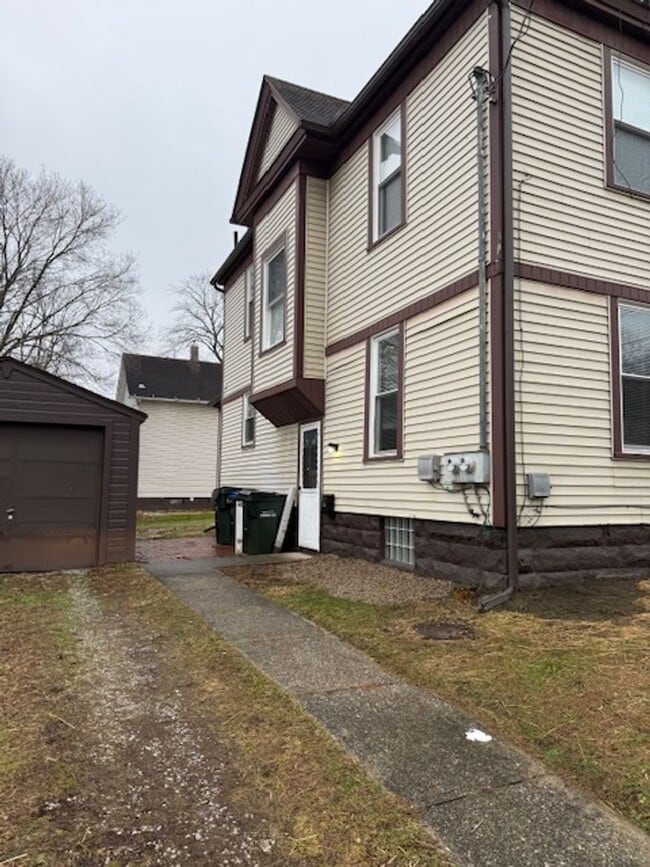 146 Wadsworth Ave in Cuyahoga Falls, OH - Building Photo - Building Photo