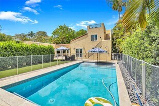 1503 Genoa St in Coral Gables, FL - Building Photo