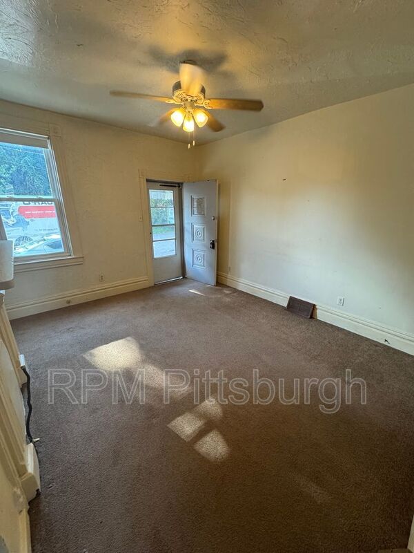 120 Earl St in Pittsburgh, PA - Building Photo - Building Photo