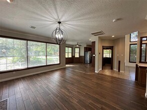 10902 Grassmere Ct in Austin, TX - Building Photo - Building Photo