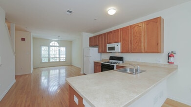 4 Chelsea Ct in Atlantic City, NJ - Building Photo - Building Photo