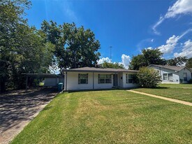 910 S Austin St in Sherman, TX - Building Photo