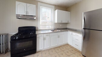 240 Cypress St, Unit #1 in Brookline, MA - Building Photo