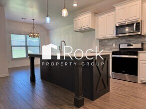 1111 Magnolia Dr in Noble, OK - Building Photo - Building Photo