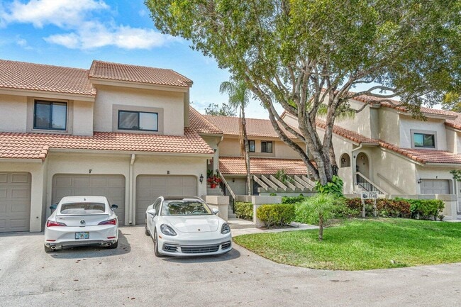 5540 Coach House Cir in Boca Raton, FL - Building Photo - Building Photo