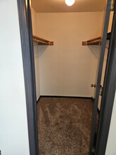 2646 Finger Rd in Green Bay, WI - Foto de edificio - Building Photo