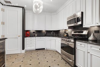 351 E 51st St-Unit -: 15A in New York, NY - Building Photo - Building Photo