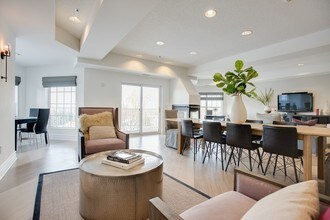 Provence in Burnsville, MN - Foto de edificio - Building Photo