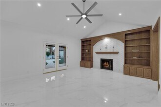 2513 Wimbledon Dr in Las Vegas, NV - Building Photo - Building Photo