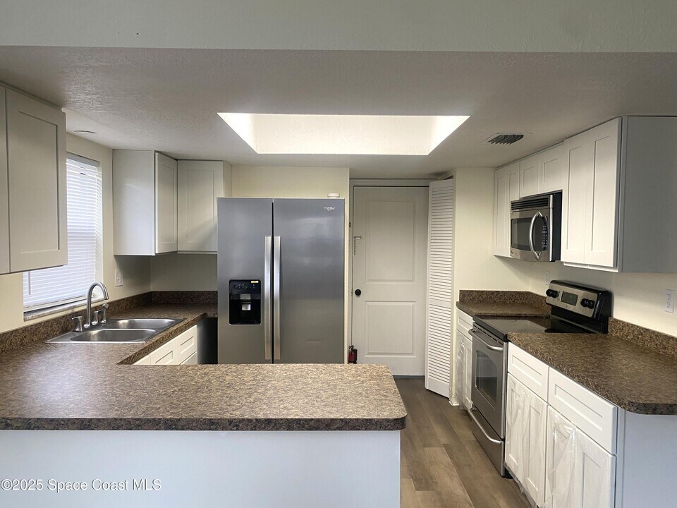 843 Angela Ave in Rockledge, FL - Building Photo