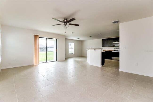 2127 Peyto Wy in Lakeland, FL - Building Photo - Building Photo