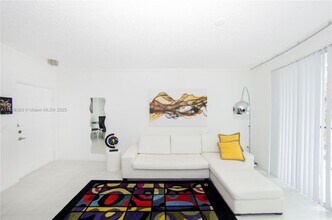 17145 N Bay Rd in Sunny Isles Beach, FL - Building Photo - Building Photo
