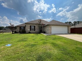 579 Silver Hill Dr in Pearl, MS - Building Photo