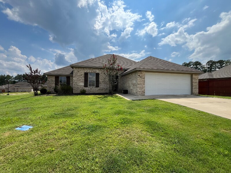579 Silver Hill Dr in Pearl, MS - Foto de edificio