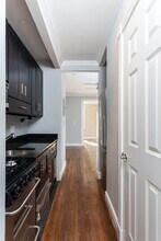 250 Mott St, Unit 15 in New York, NY - Foto de edificio - Building Photo