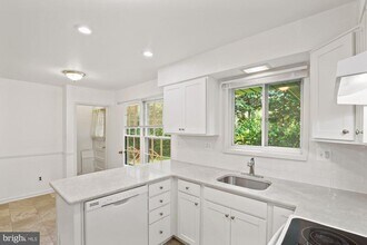 8803 Tuckerman Ln in Potomac, MD - Building Photo - Building Photo