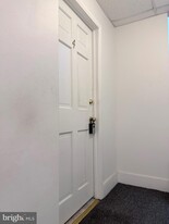 15 N Washington St in Berkeley Springs, WV - Building Photo