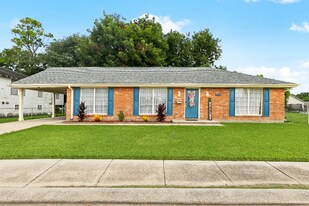 839 Behrman Ave in New Orleans, LA - Building Photo