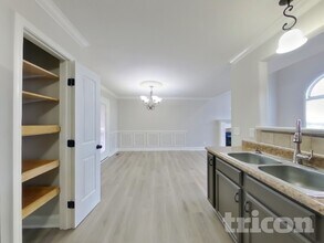 646 Fox Hound Dr in Clarksville, TN - Building Photo - Building Photo