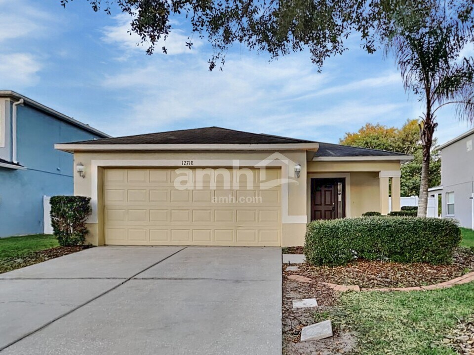 12718 White Bluff Rd in Hudson, FL - Foto de edificio