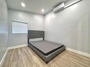 665 NE 178th St in Miami, FL - Building Photo - Building Photo