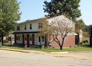 Homecrest Manor Apartments in Parkersburg, WV - Foto de edificio - Building Photo