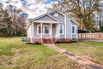 107 Rose St in Mount Holly, NC - Building Photo - Building Photo