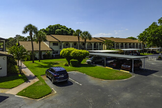 Casa Verde Club Condominiums in Rockledge, FL - Building Photo - Building Photo