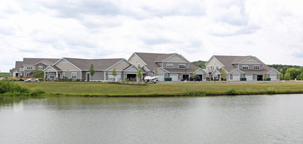 Bergamont Townhomes in Oregon, WI - Foto de edificio - Building Photo