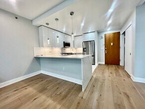 20 Newport Pkwy in Jersey City, NJ - Building Photo - Building Photo