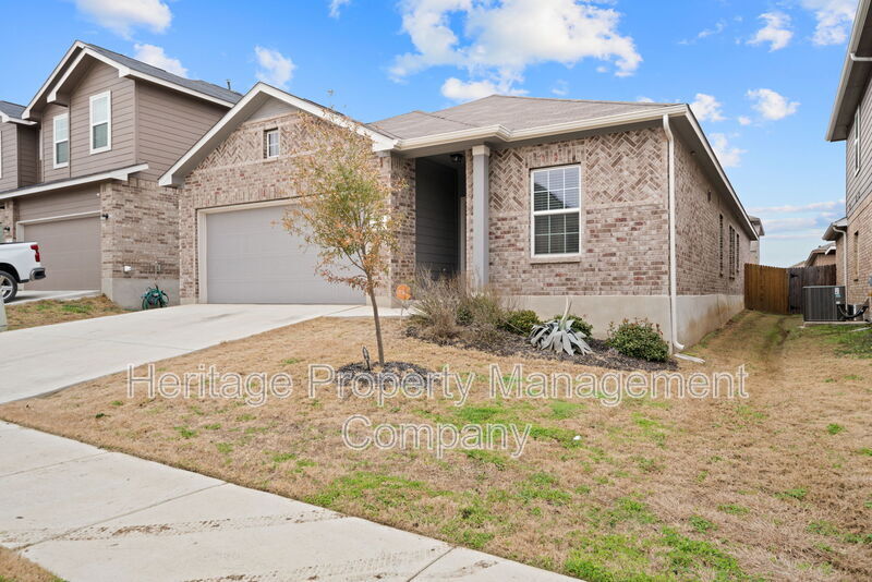 8907 Arundal Garden in Converse, TX - Building Photo