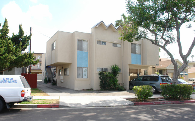 822 Fischer St in Glendale, CA - Building Photo - Building Photo