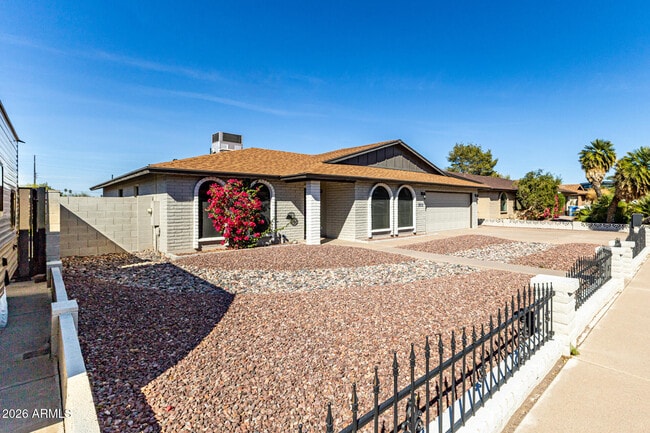 2502 E Malibu Dr in Tempe, AZ - Building Photo - Building Photo