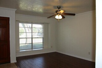 12002 Mulholland Dr in Stafford, TX - Building Photo - Building Photo