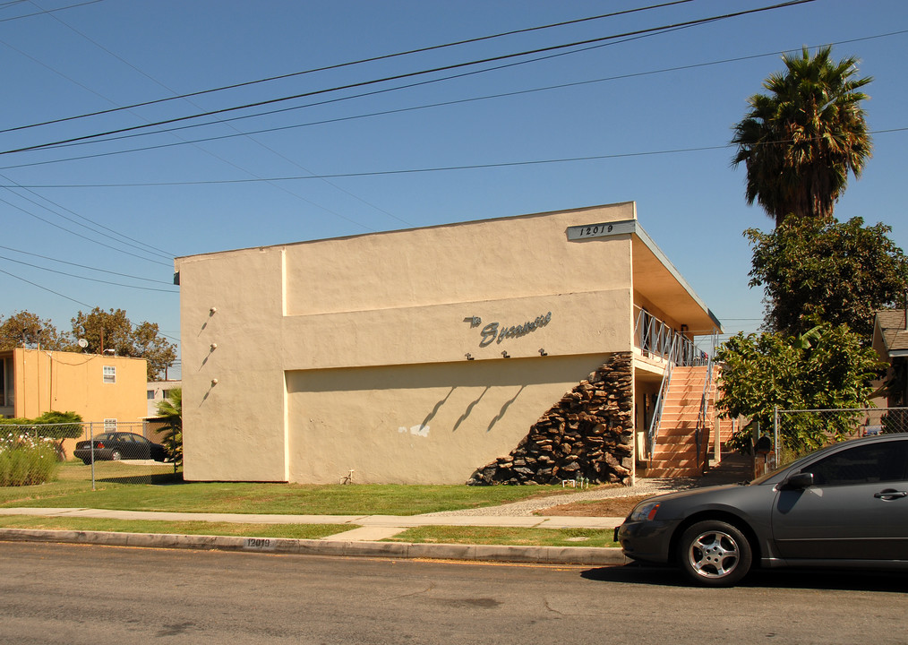 12019 Sycamore St in Norwalk, CA - Foto de edificio