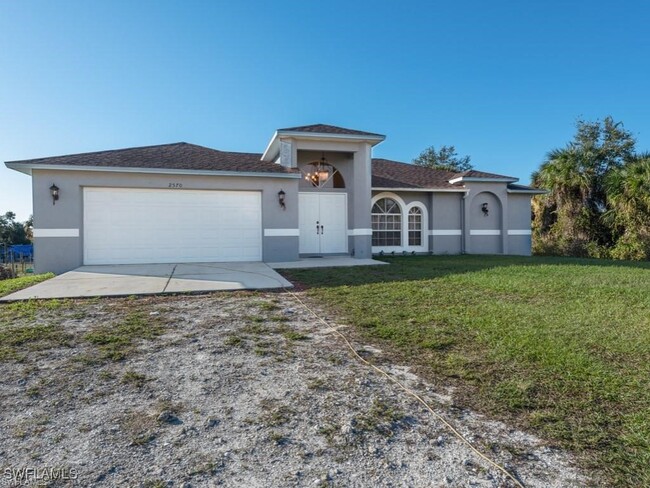 2570 6th Ave SE in Naples, FL - Building Photo - Building Photo