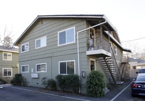 618-620 Oak Ave in Woodland, CA - Building Photo