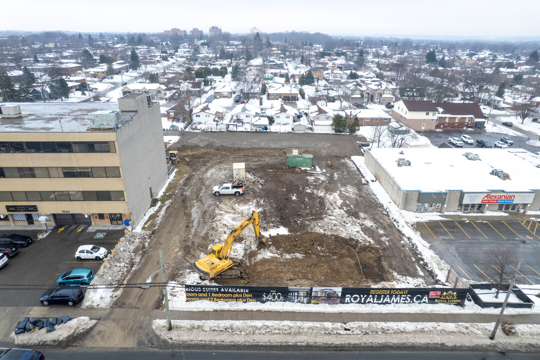 1020 Upper James St in Hamilton, ON - Building Photo