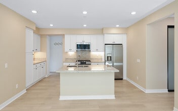 1100 Lasso Way, Unit 203 in Mission Viejo, CA - Building Photo - Building Photo