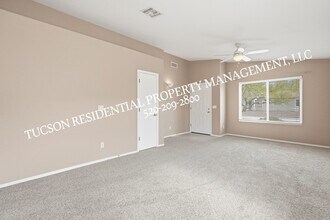 8802 S Desert Valley Way in Tucson, AZ - Building Photo - Building Photo