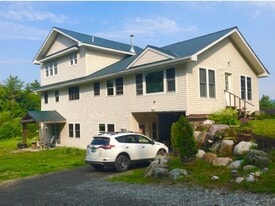 178 Walnut Dr in Pawlet, VT - Building Photo