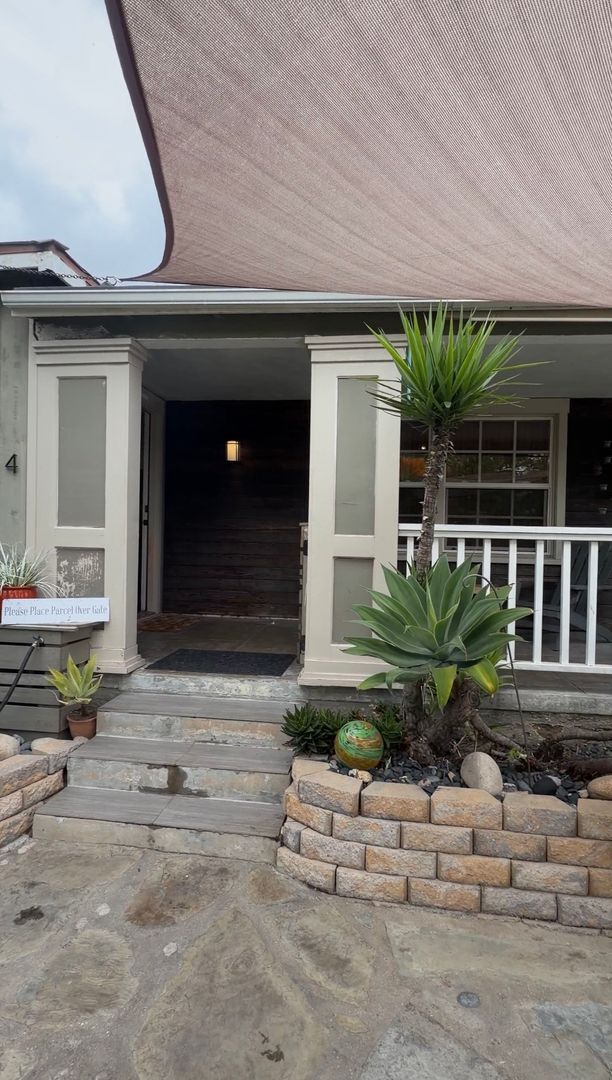 property at 6254 Agnes Ave
