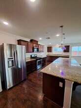 2402 S Lind Ave in Fresno, CA - Building Photo - Building Photo