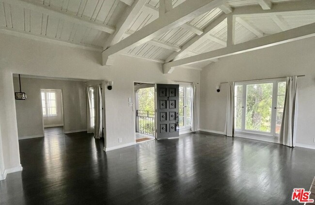 8329 4th St in Los Angeles, CA - Building Photo - Building Photo