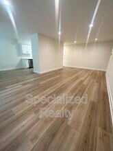 12325 Moorpark St in Los Angeles, CA - Building Photo - Building Photo