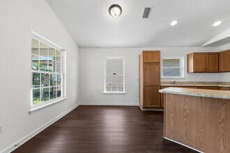 1470 Windle St in Jacksonville, FL - Foto de edificio - Building Photo