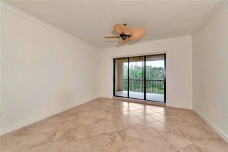 7702 Lake Vista Ct, Unit 206 in Lakewood Ranch, FL - Foto de edificio - Building Photo